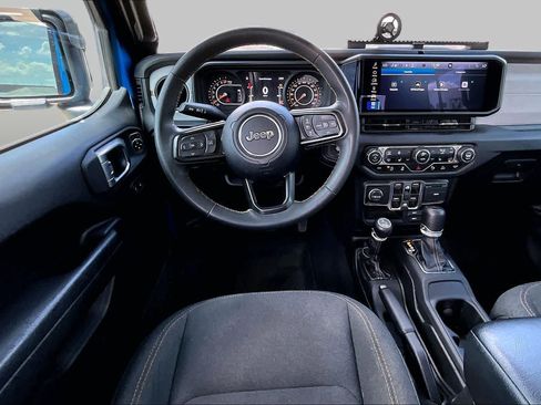 Used 2024 Jeep Gladiator Sport AWD/4WD image 7