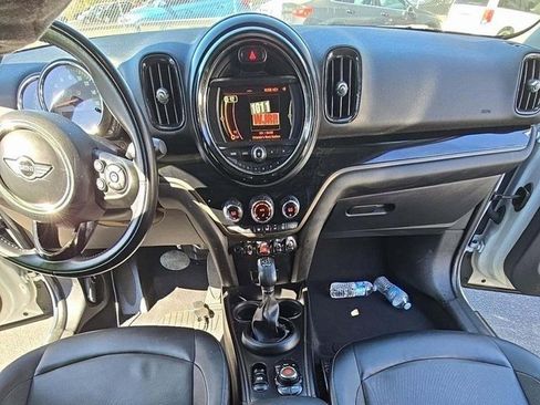 Used 2018 MINI Cooper Countryman w/ Premium Package image 5