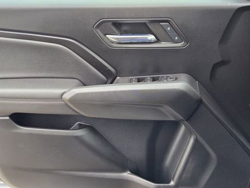 Used 2023 Chevrolet Colorado LT image 25