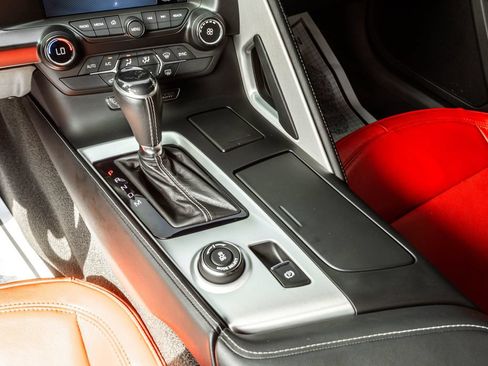 Used 2019 Chevrolet Corvette Stingray Coupe w/ 1LT RWD image 20