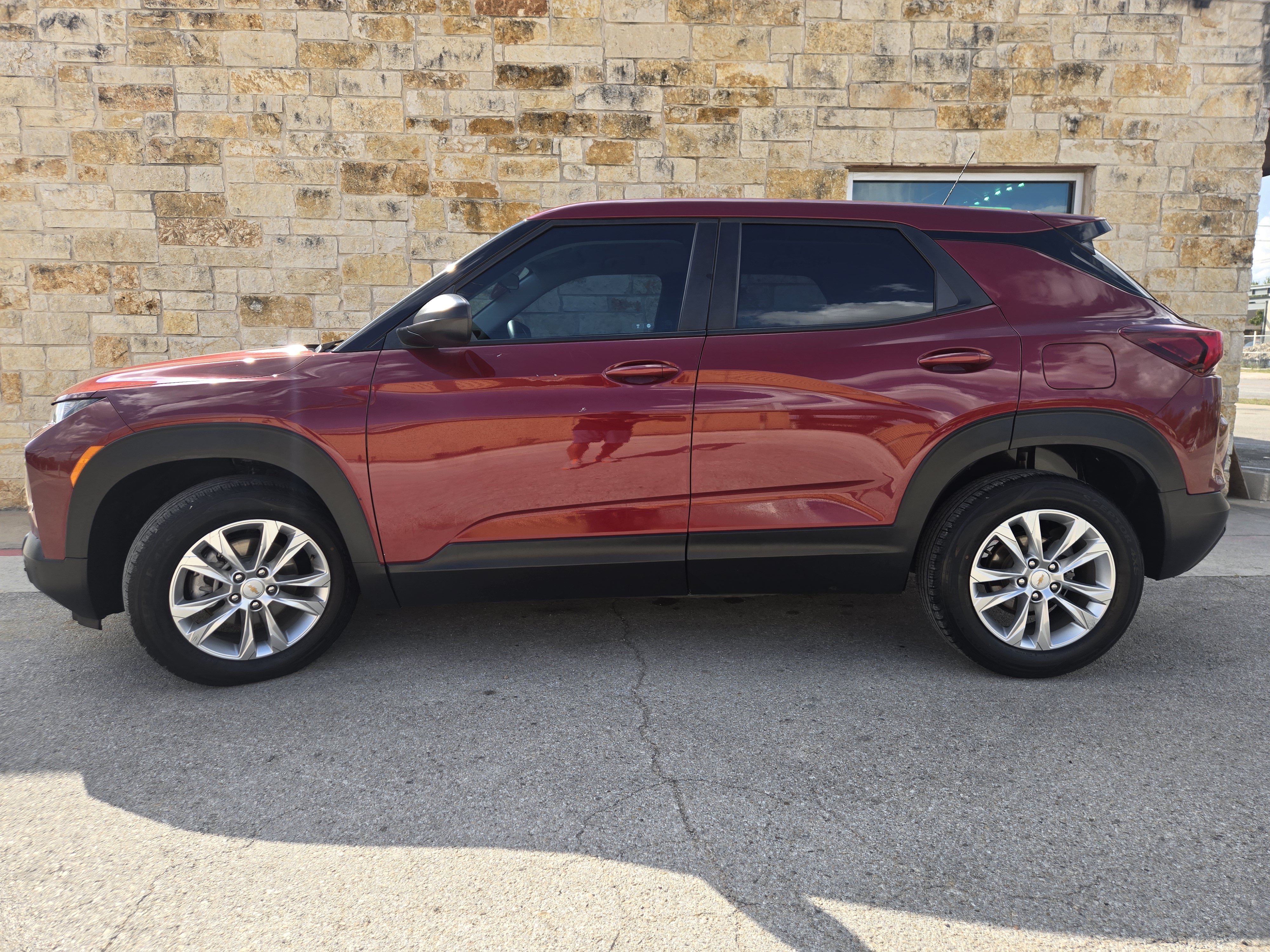 Used 2022 Chevrolet TrailBlazer LS FWD image 1