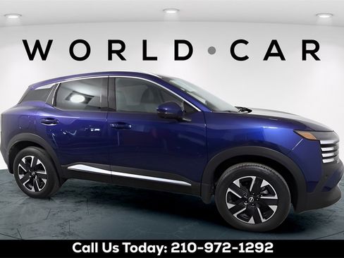 Used 2025 Nissan Kicks SR w/ Illumination Package image 9