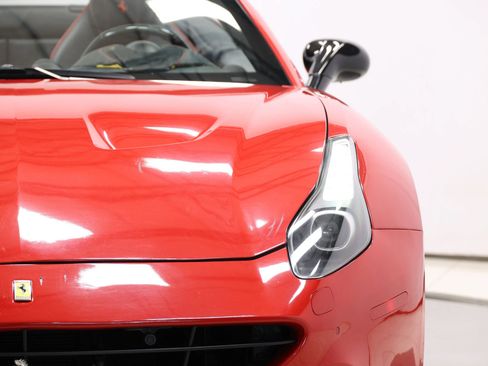 Used 2017 Ferrari California T RWD image 90