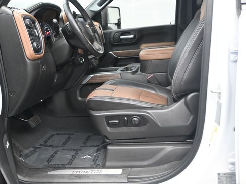 Used 2021 Chevrolet Silverado 2500 High Country w/ Z71 Off-Road Package AWD/4WD image 12