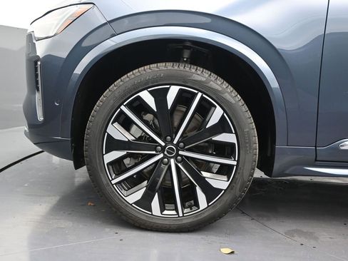New 2026 Volvo XC90 B6 Plus w/ Protection Package Premier AWD/4WD image 9