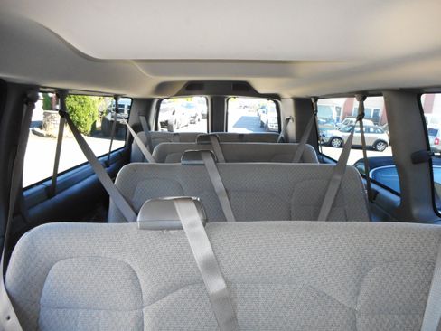 Used 2017 Chevrolet Express 3500 LT w/ LT Preferred Equipment Group RWD image 24