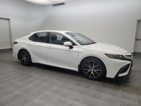 Used 2023 Toyota Camry SE image 11