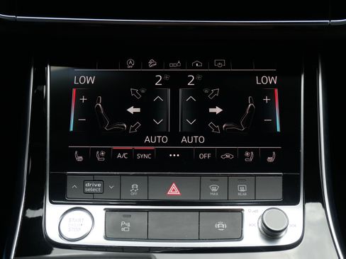 Used 2019 Audi Q8 Premium Plus w/ Premium Plus image 17