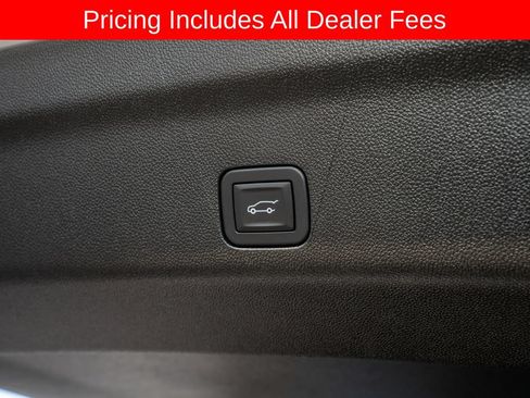 Used 2024 Chevrolet Suburban LT w/ Luxury Package AWD/4WD image 6