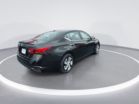 New 2025 Nissan Altima 2.5 S image 8