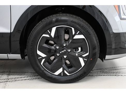 New 2026 Kia Niro Wind w/ Wind Preserve Package FWD image 8