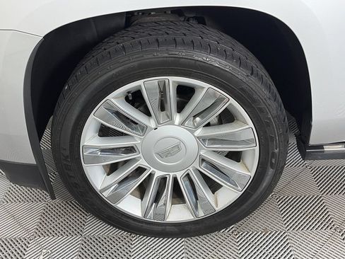 Used 2016 Cadillac Escalade Platinum AWD/4WD image 8