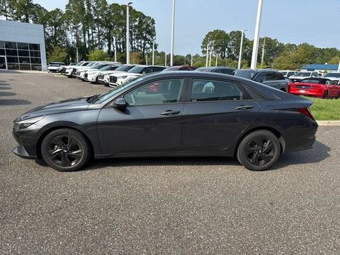 Certified 2021 Hyundai Elantra SEL FWD image 12