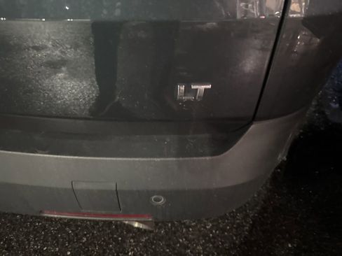 Used 2021 Chevrolet Traverse LT image 12