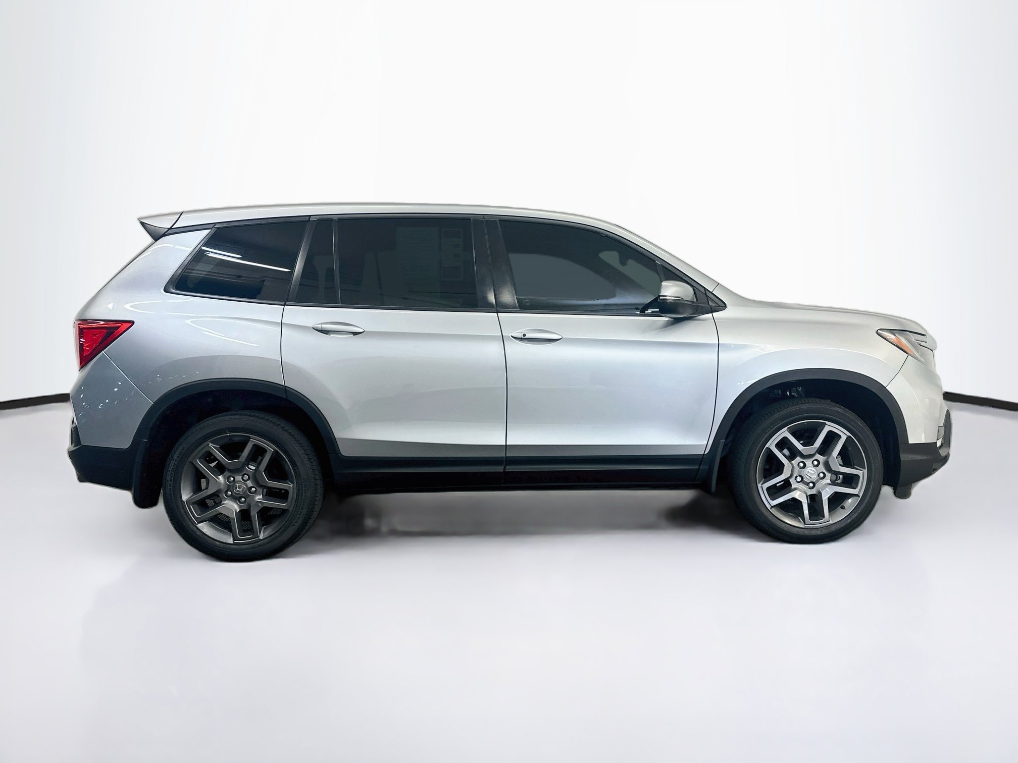 Used 2023 Honda Passport EX-L image 10