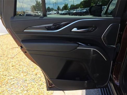 Used 2023 Cadillac Escalade Sport w/ LPO, ONYX Package AWD/4WD image 13
