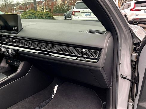 Used 2023 Honda Civic Sport image 16