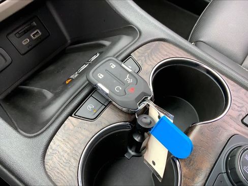 Used 2021 GMC Acadia Denali w/ Denali Ultimate Package image 14