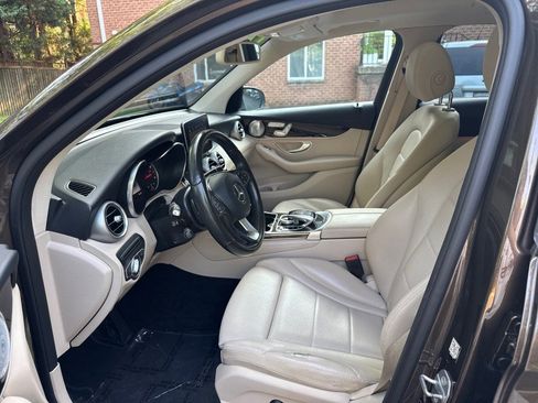 Used 2017 Mercedes-Benz GLC 300 4MATIC image 16
