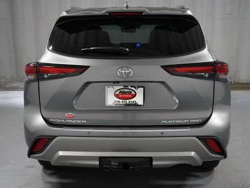 Certified 2026 Toyota Highlander Platinum AWD/4WD image 7