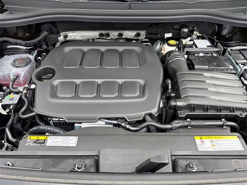 New 2026 Volkswagen Tiguan SE image 10