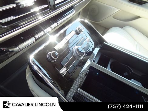 Used 2023 Lincoln Navigator Black Label AWD/4WD image 7