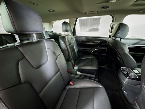 Certified 2024 Kia Telluride S w/ S Sunroof Package AWD/4WD image 29
