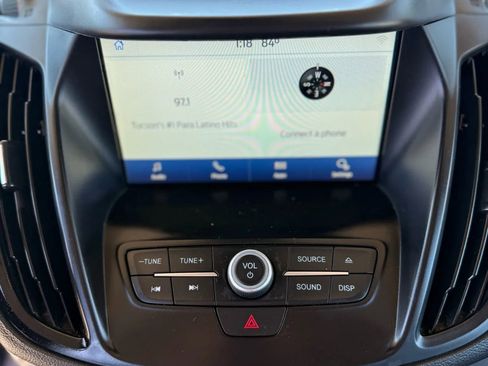 Used 2018 Ford Escape SE w/ Ford Safe & Smart Package FWD image 17