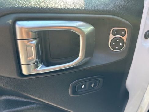 Used 2023 Jeep Wrangler Sport S image 13