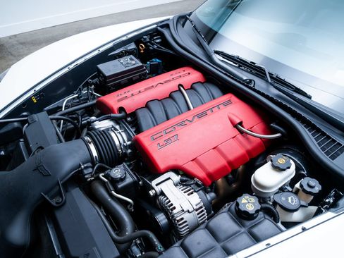 Used 2013 Chevrolet Corvette Z06 RWD image 11