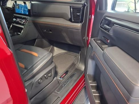 Used 2025 GMC Sierra 1500 AT4 w/ AT4 Premium Package AWD/4WD image 29