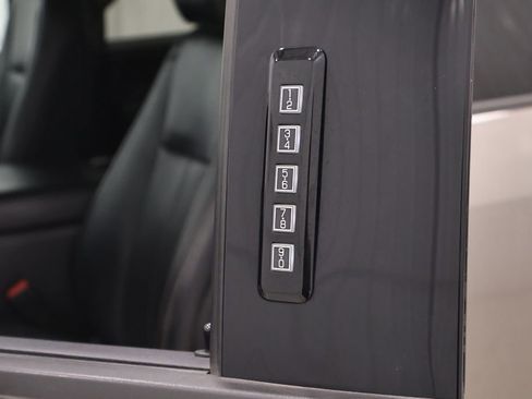 Certified 2018 Ford F150 Lariat image 39