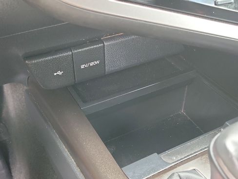 Used 2024 Toyota Camry SE image 29