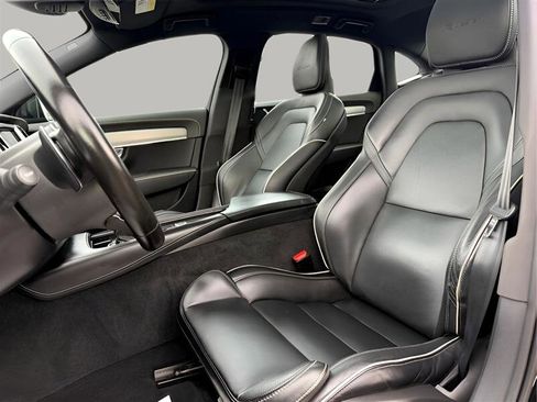 Used 2020 Volvo S90 T6 R-Design image 9