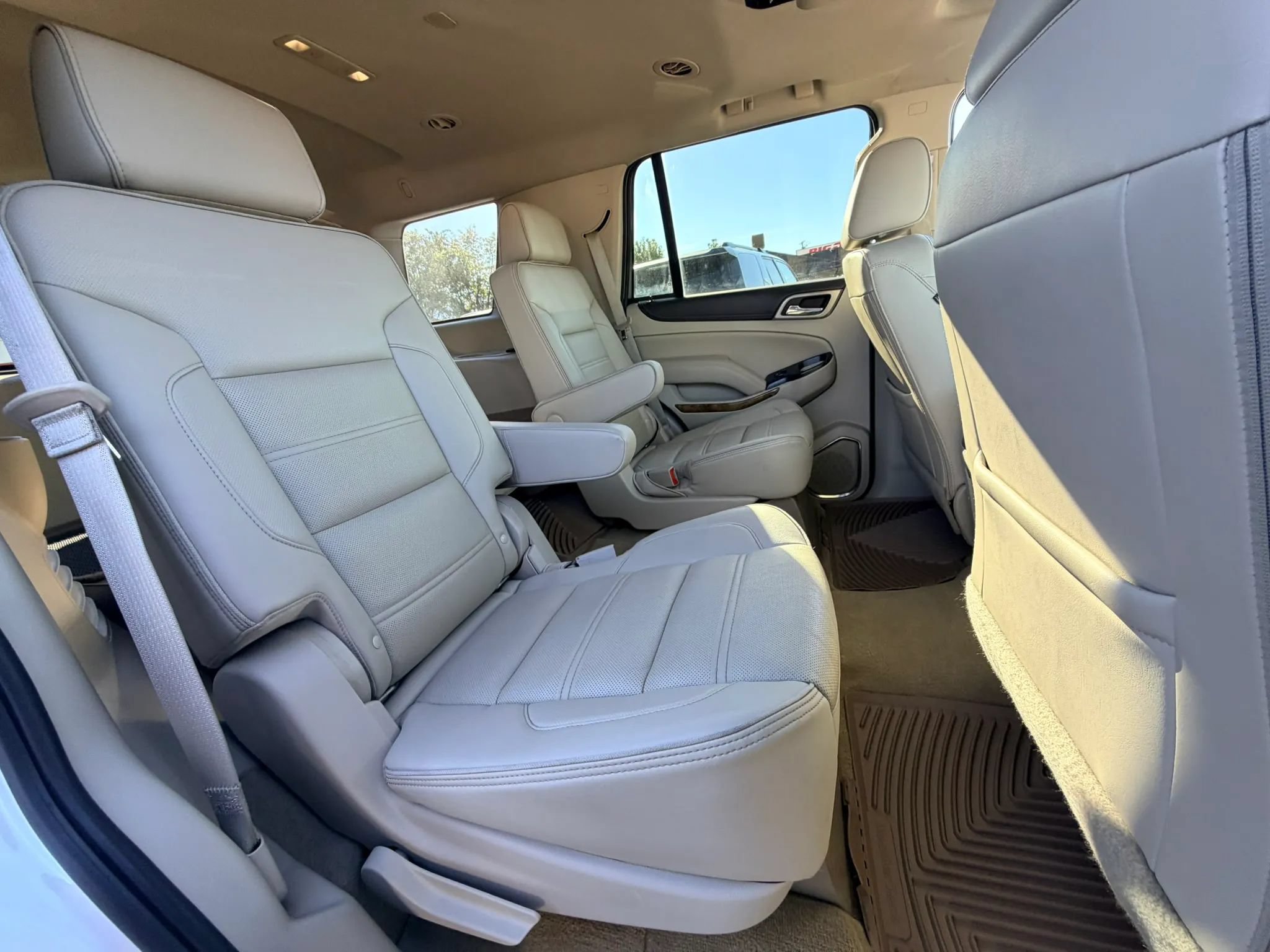 Used 2017 GMC Yukon Denali w/ Open Road Package AWD/4WD image 26