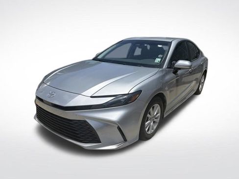 Used 2025 Toyota Camry LE FWD image 1