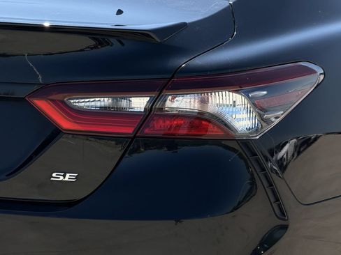 Used 2021 Toyota Camry SE FWD image 10