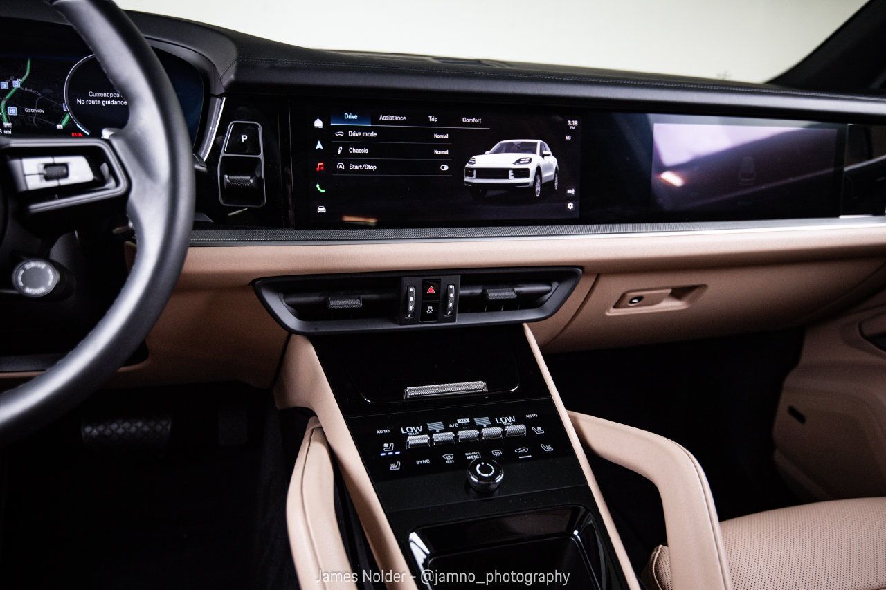 Certified 2026 Porsche Cayenne AWD/4WD image 20