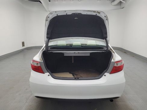 Used 2015 Toyota Camry LE image 29