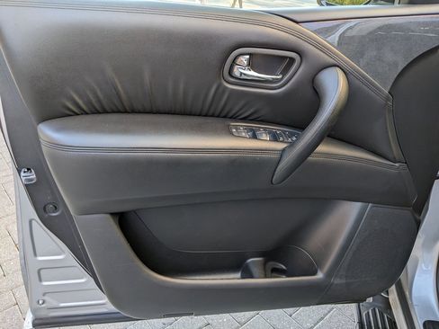 Used 2021 Nissan Armada SV image 9