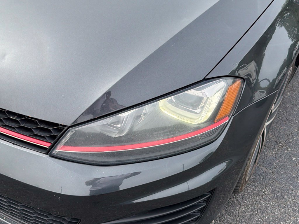 Used 2017 Volkswagen GTI SE FWD image 23