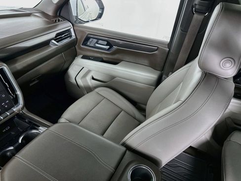 Used 2026 GMC Yukon XL Elevation AWD/4WD image 25