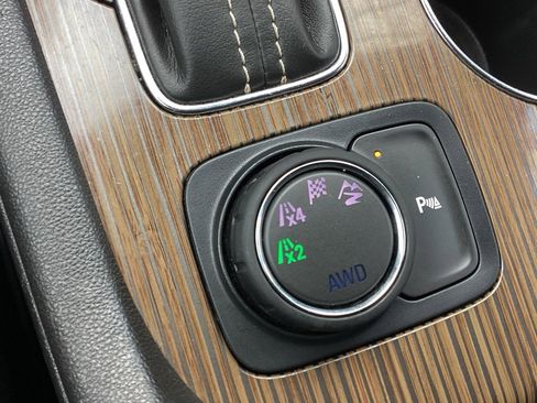 Used 2019 GMC Acadia SLE w/ Driver Alert Package I image 19