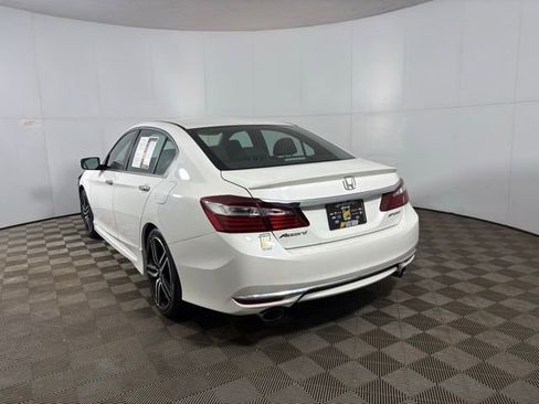 Used 2016 Honda Accord Sport image 3