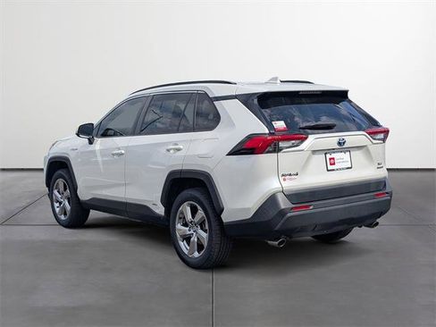 Certified 2021 Toyota RAV4 XLE Premium image 4