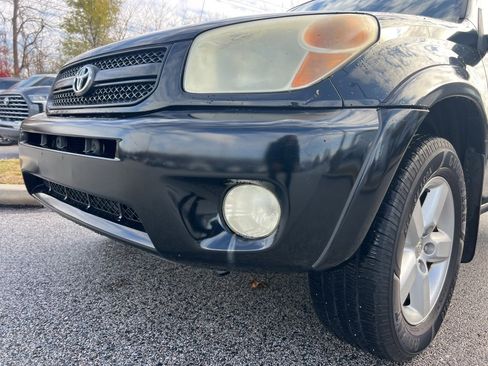 Used 2005 Toyota RAV4 4WD image 13