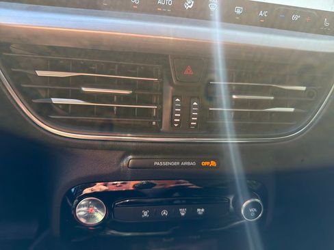 Used 2025 Ford Escape Platinum AWD/4WD image 11