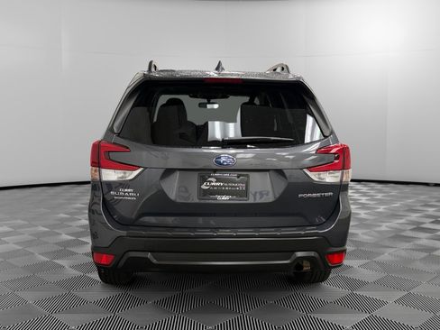 Used 2022 Subaru Forester Premium image 4