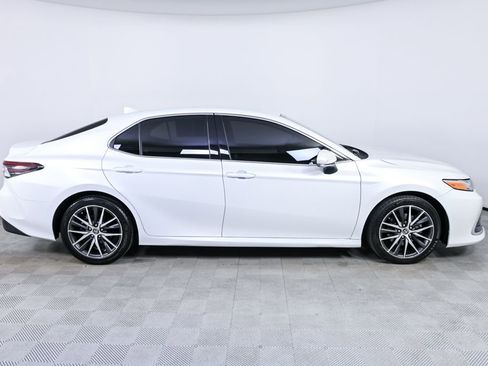 Used 2021 Toyota Camry XLE image 24