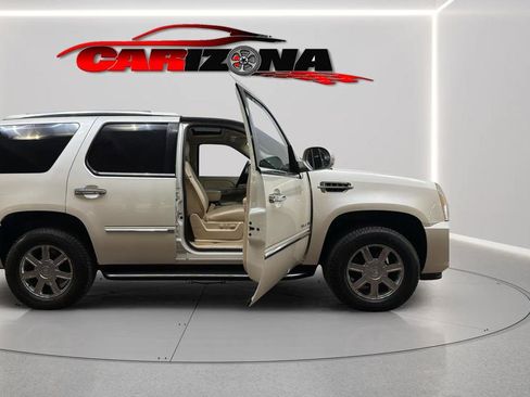 Used 2007 Cadillac Escalade AWD w/ Climate Package image 17